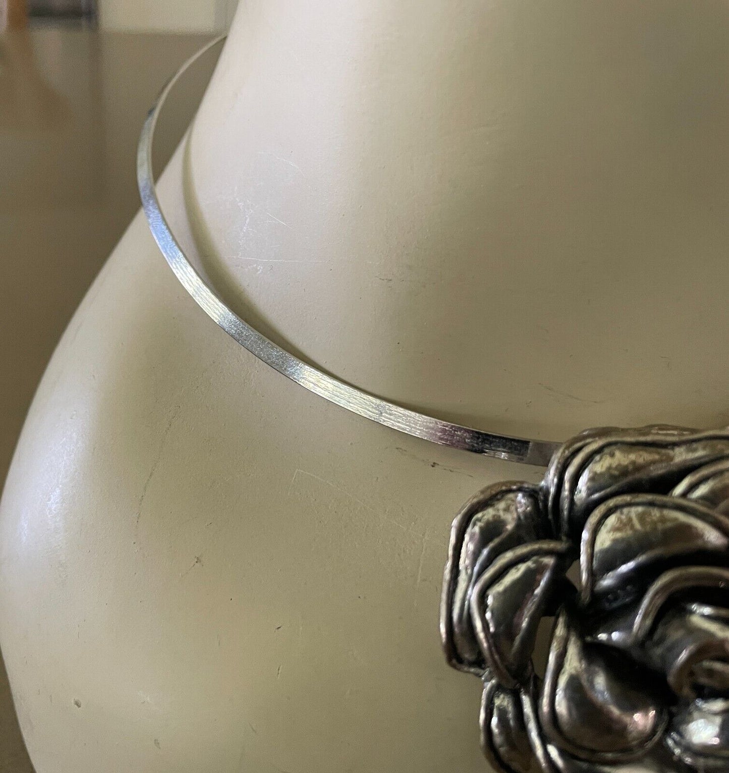 Silver Tone Solid Choker Large Flower Centrepiece Make a Statement Necklace