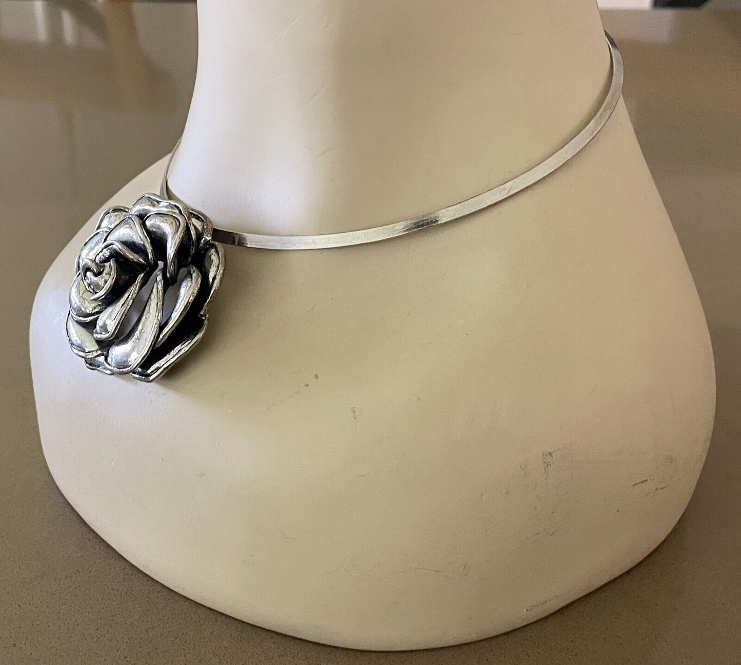 Silver Tone Solid Choker Large Flower Centrepiece Make a Statement Necklace