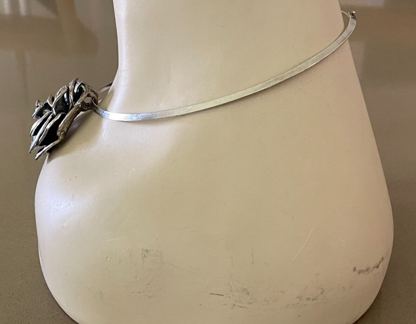 Silver Tone Solid Choker Large Flower Centrepiece Make a Statement Necklace
