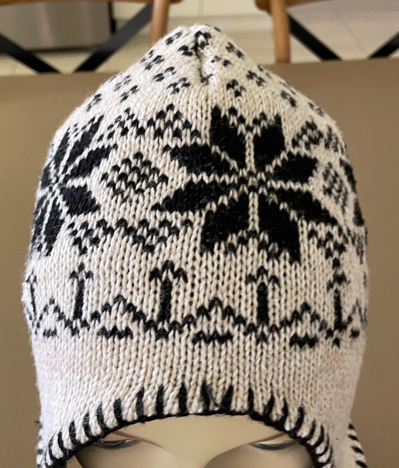 Trapper/Ear Flap Hat Beige/White/Black Pattern OSFA Fleece Lined Super Warm