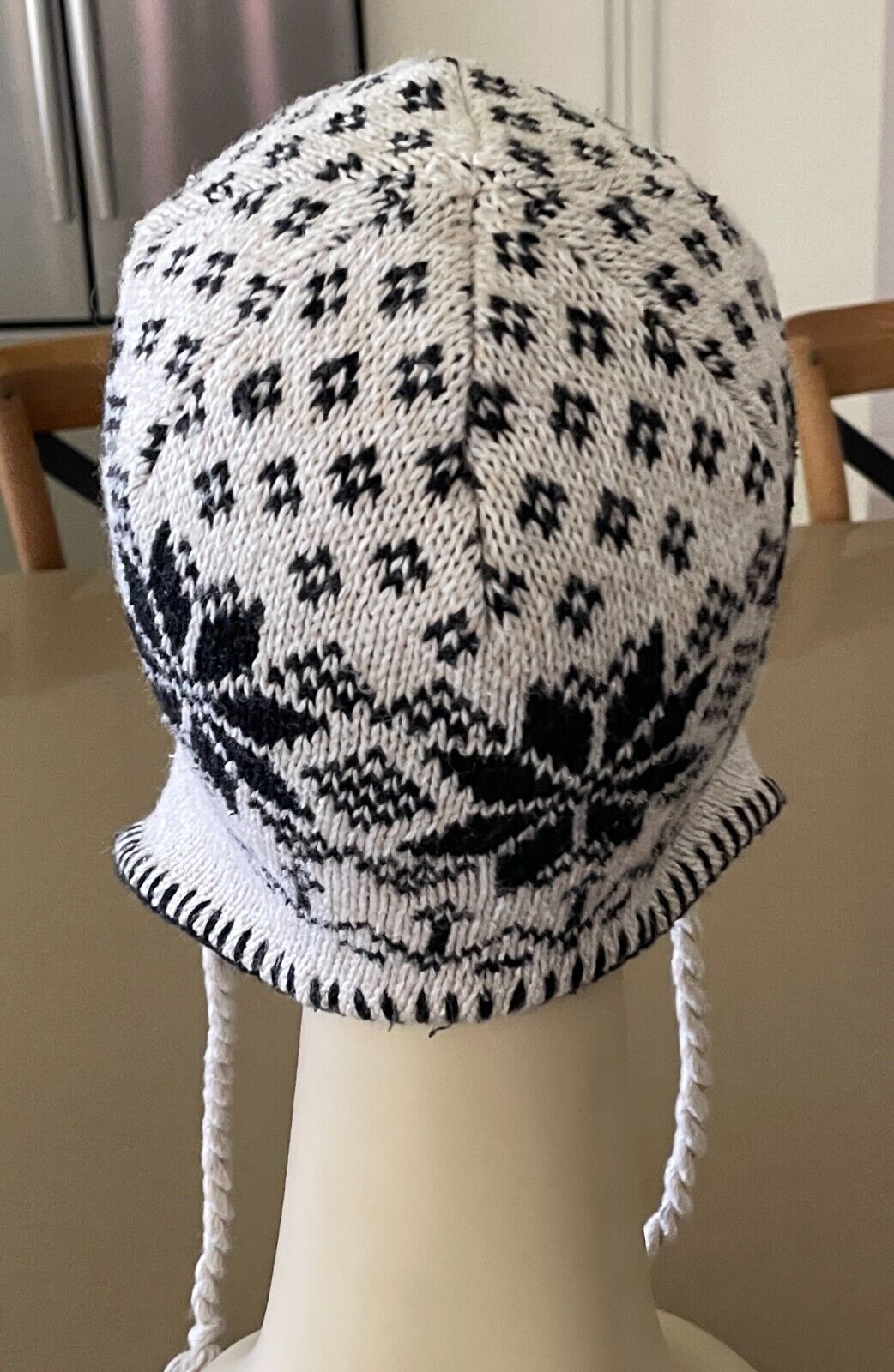 Trapper/Ear Flap Hat Beige/White/Black Pattern OSFA Fleece Lined Super Warm