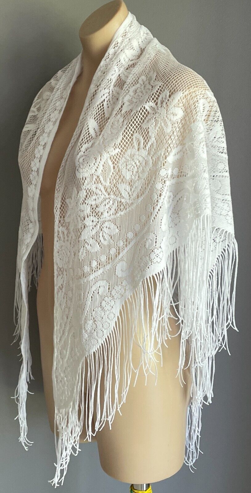 White TRIANGLE SHAWL Wrap Fringe Raised Floral Lace Mesh Net Size 12 18 NEW