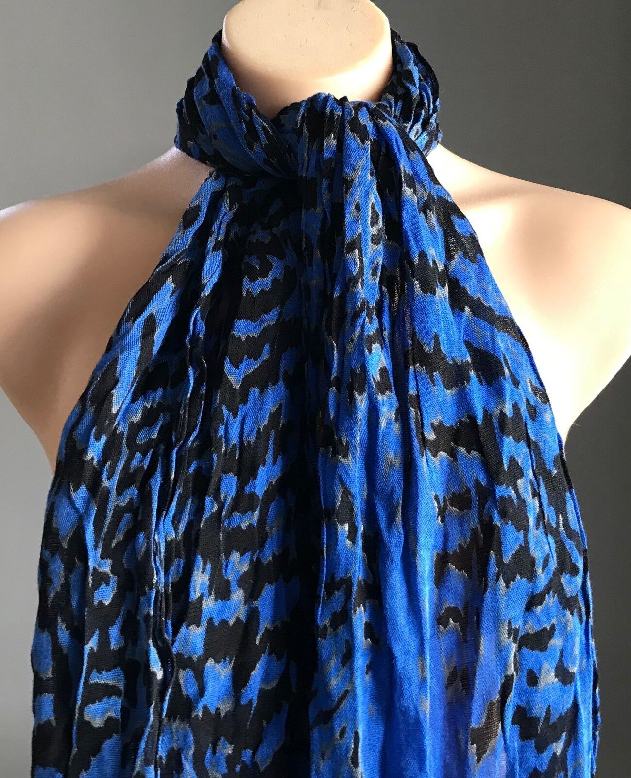 SUZANNE GRAE Neck Scarf Wide Blue Black Grey Crinkle Pleat Look Wrap Shawl  NEW