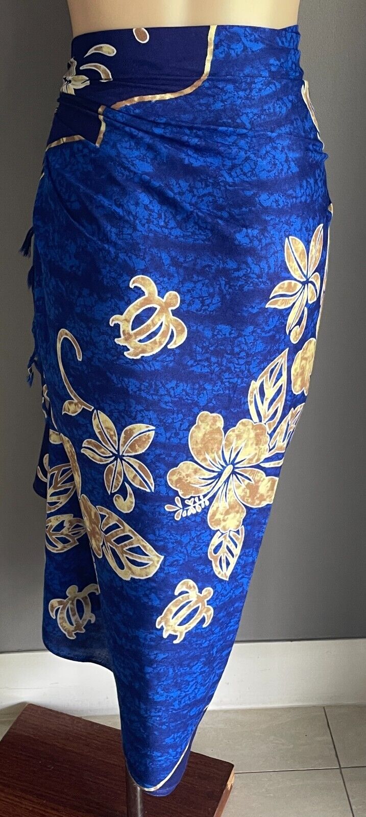 ALOHA Sarong Souvenir Hawaii Batik Blue Yellow Brown Turtle Hibiscus 8 - 12 NEW