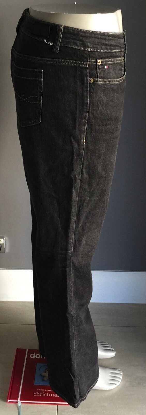 TOMMY HILFIGER Denim Jeans Black Classic Rise Boot Leg Denim Ladies Size 16
