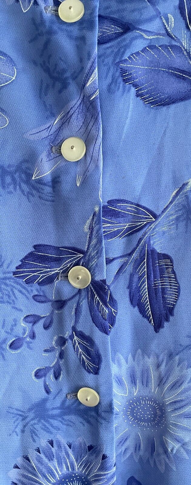 1980's JE FASHION Shades of Blue & White Floral Short Sleeve Shirt Size XL 14 16