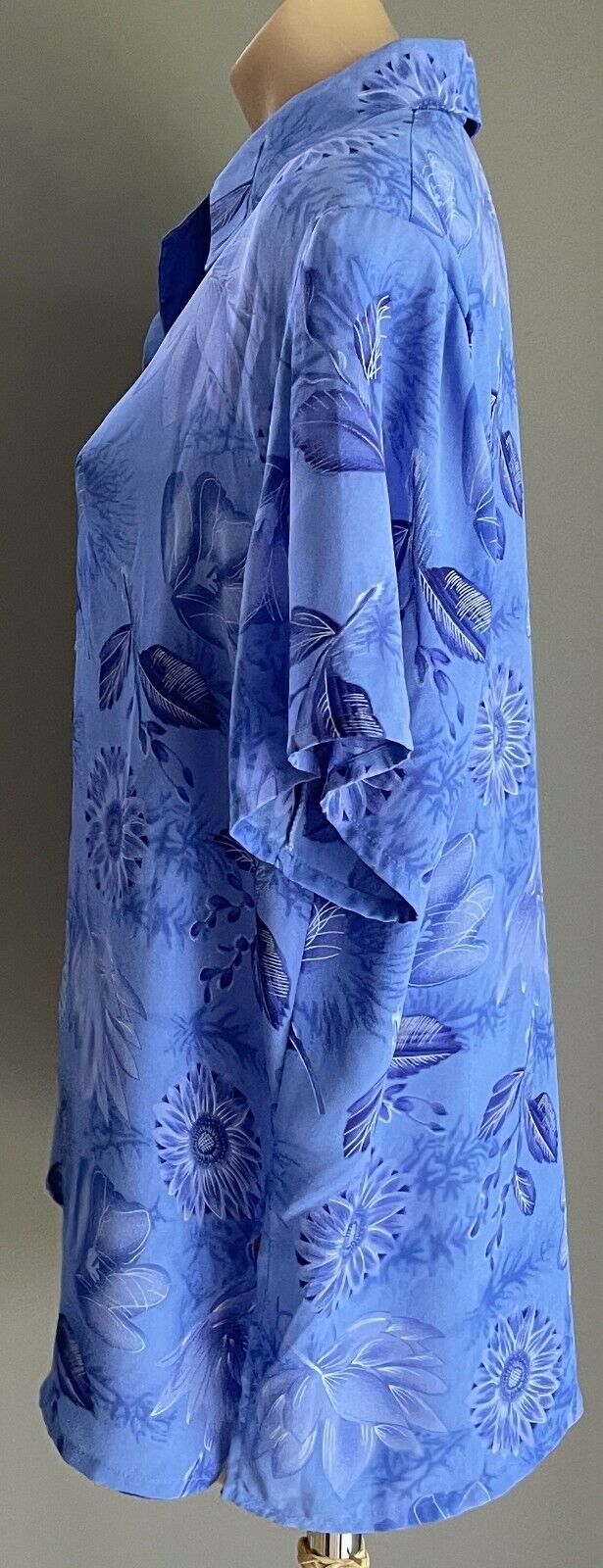 1980's JE FASHION Shades of Blue & White Floral Short Sleeve Shirt Size XL 14 16