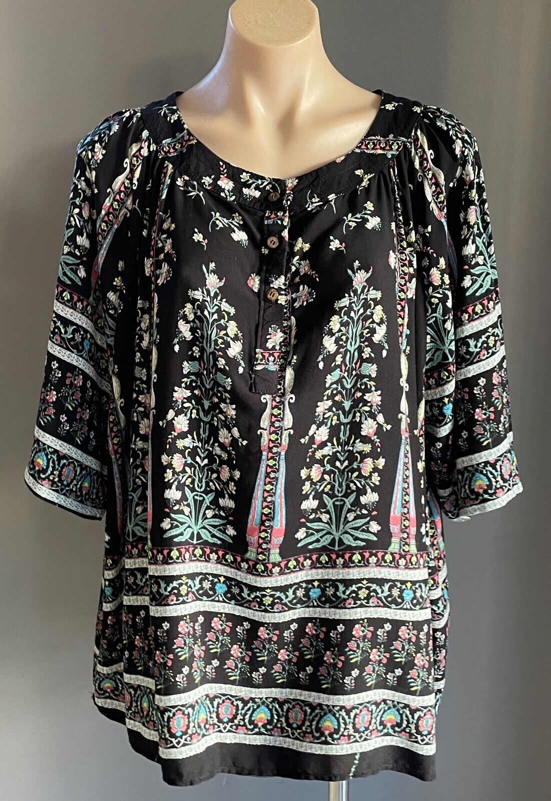 Peasant Top Black Multicoloured Print 3 Button Front Blouse Size 20 Short Sleeve