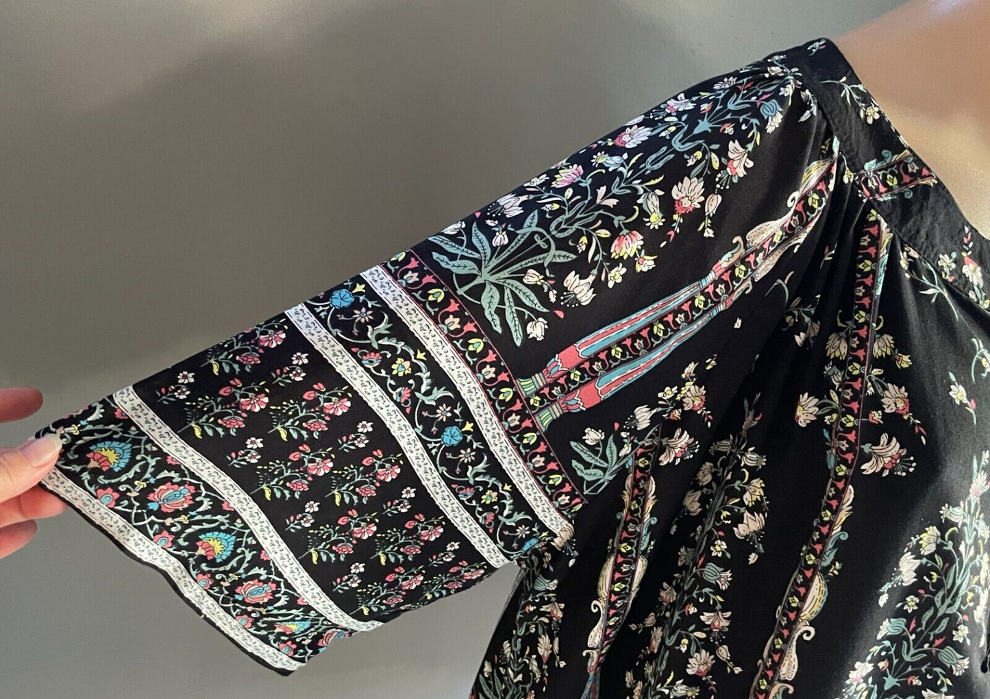 Peasant Top Black Multicoloured Print 3 Button Front Blouse Size 20 Short Sleeve