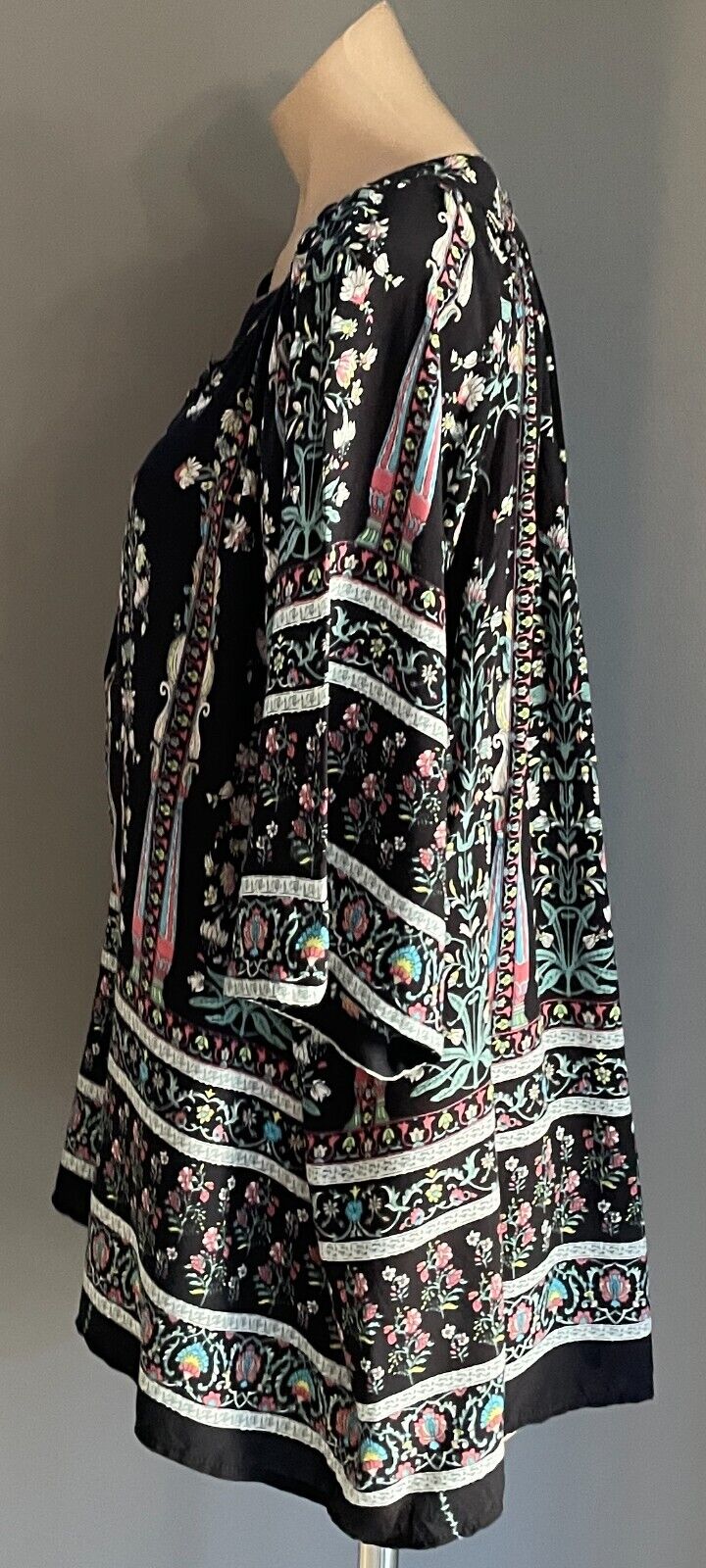 Peasant Top Black Multicoloured Print 3 Button Front Blouse Size 20 Short Sleeve