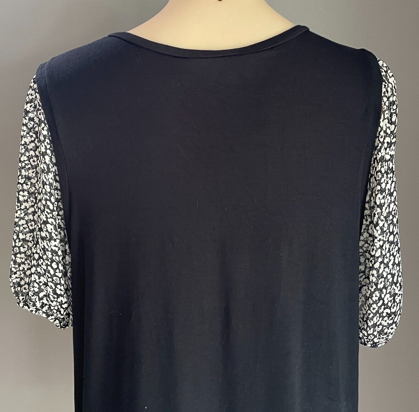F&F Black Button Front Short Sleeve Blouse Size 20 Twofer Style Floral Print