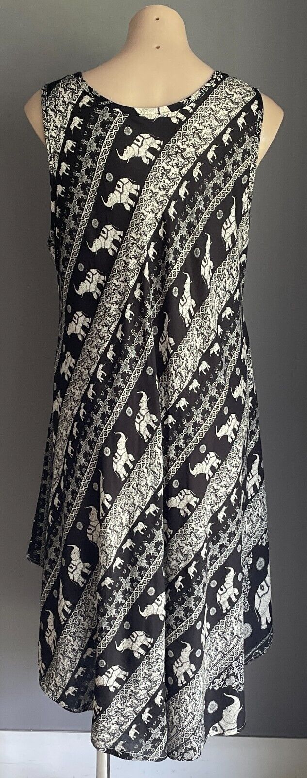 Cotton Dress Black Cream Elephants Batik Print Sleeveless A-Line Midi Sz 20 NEW