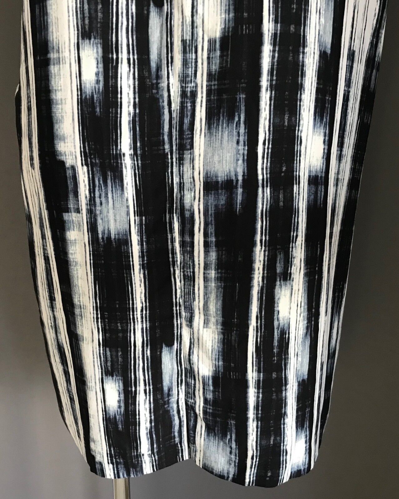 WILD CHILD CITY Shift Dress Top Black Grey White Graphic Stripe Plus Size 20 NEW