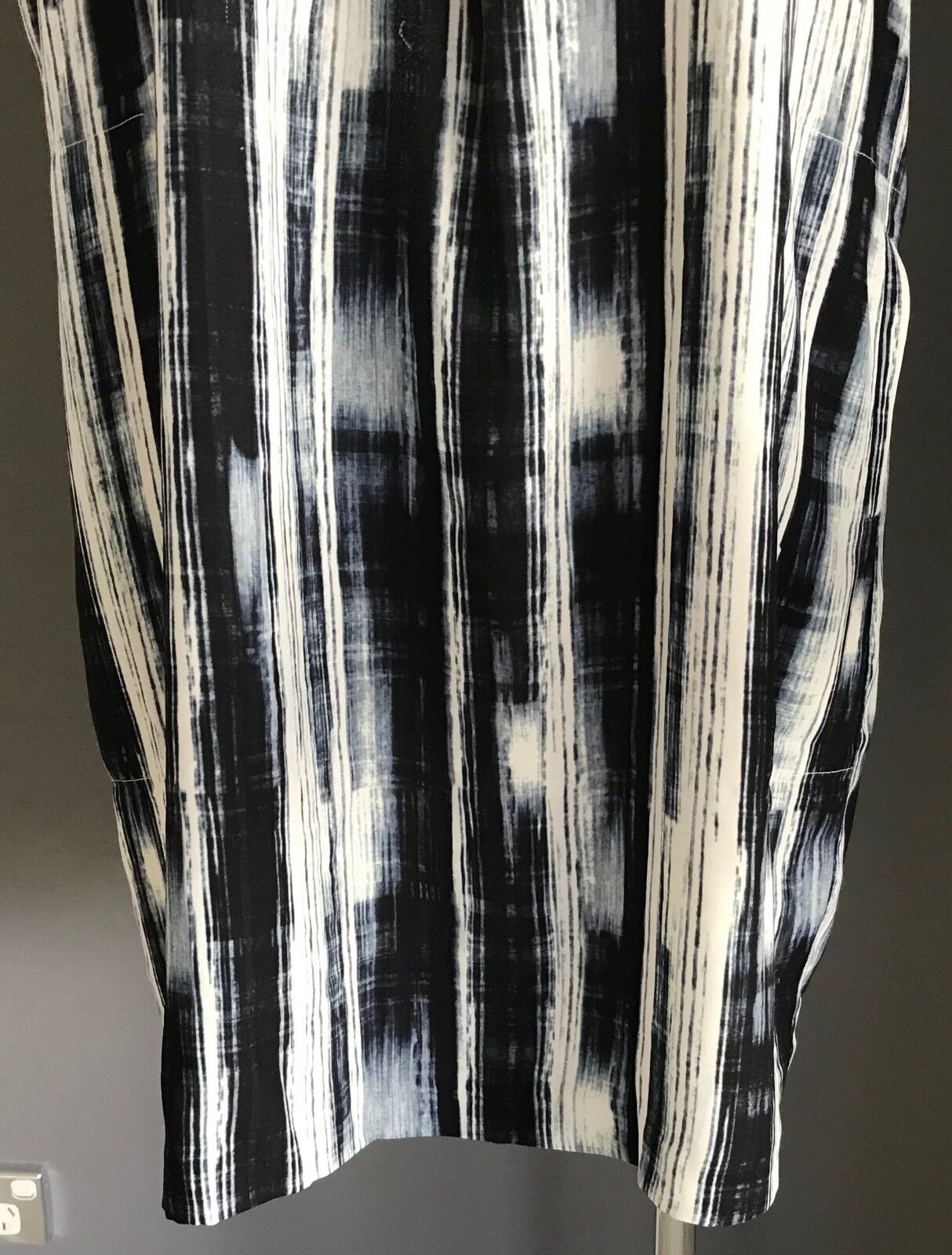 WILD CHILD CITY Shift Dress Top Black Grey White Graphic Stripe Plus Size 20 NEW