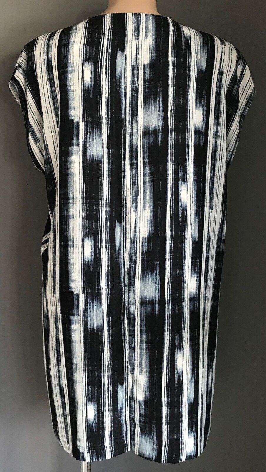 WILD CHILD CITY Shift Dress Top Black Grey White Graphic Stripe Plus Size 20 NEW