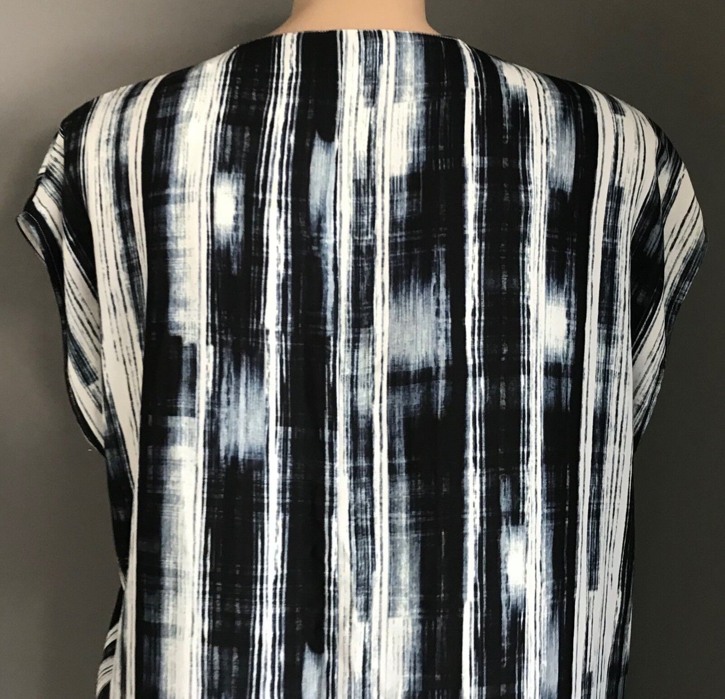 WILD CHILD CITY Shift Dress Top Black Grey White Graphic Stripe Plus Size 20 NEW