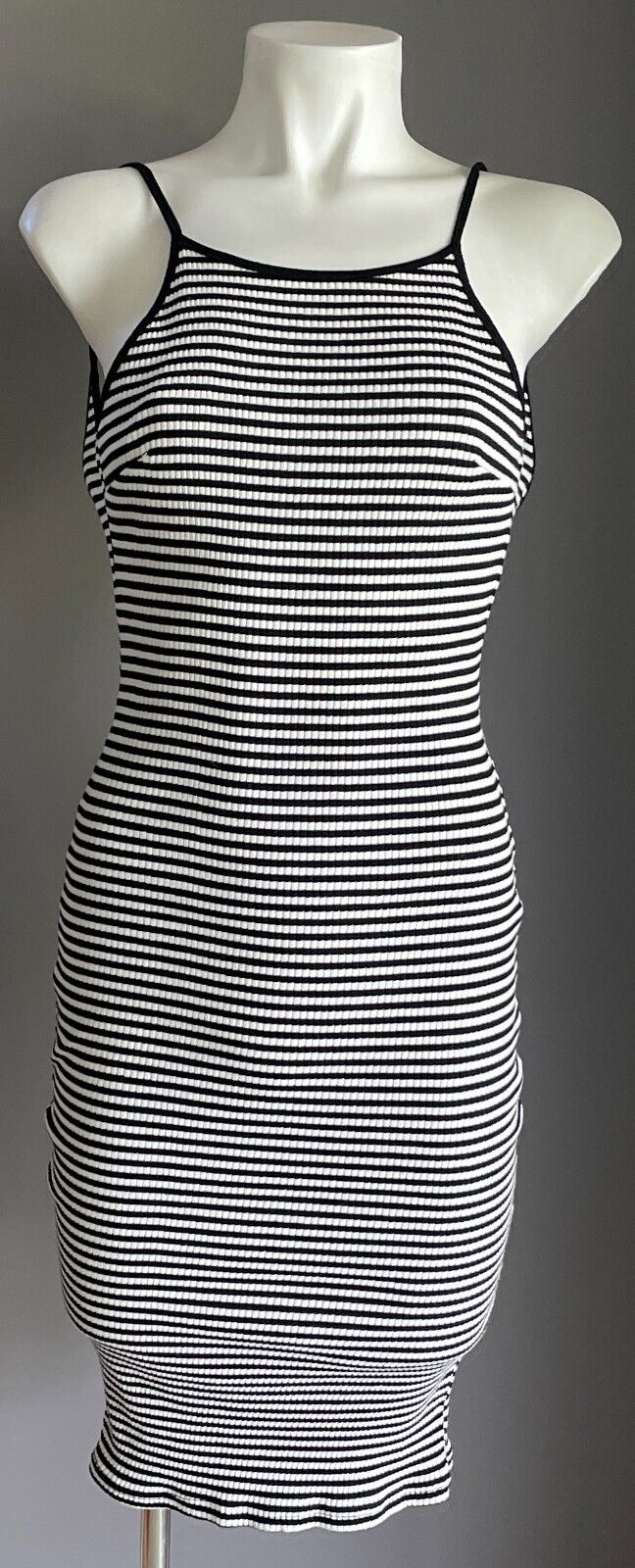LOST MUSE Stretch Dress Black White Stripe Ribbed Scoop Back Midi Size 10 NEW