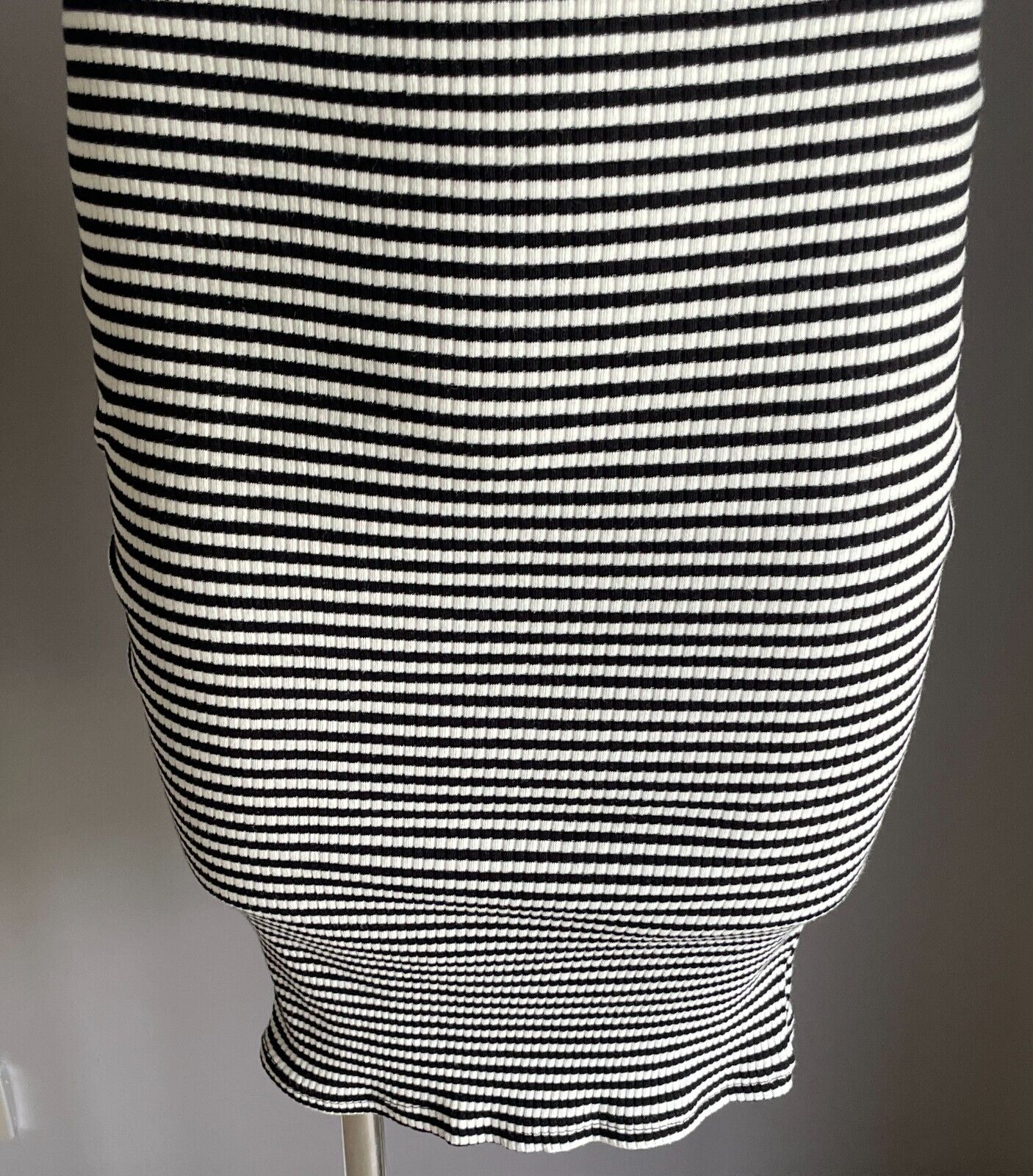 LOST MUSE Stretch Dress Black White Stripe Ribbed Scoop Back Midi Size 10 NEW