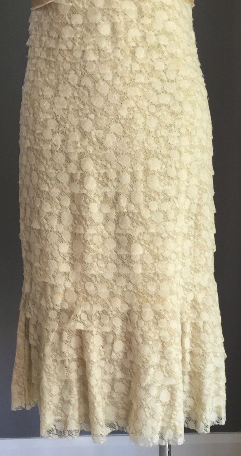 QUEENSPARK Dress Gold Layered Lace Stretch Size 10 Party Formal Cocktail NEW