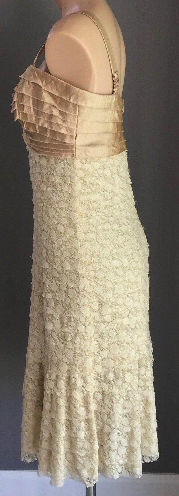 QUEENSPARK Dress Gold Layered Lace Stretch Size 10 Party Formal Cocktail NEW