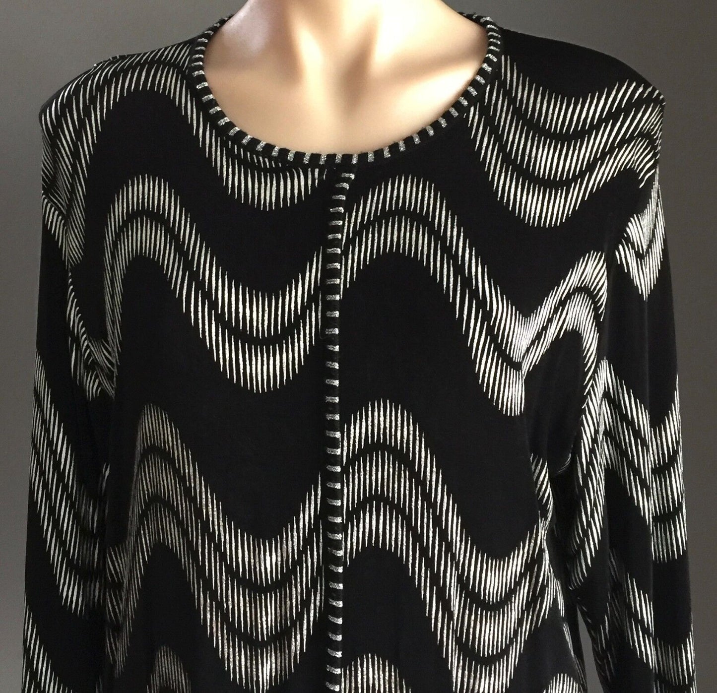 BEE AUSTRALIA Top Black & Silver Thread Long Sleeve fine KNIT JERSEY 12 14 NEW