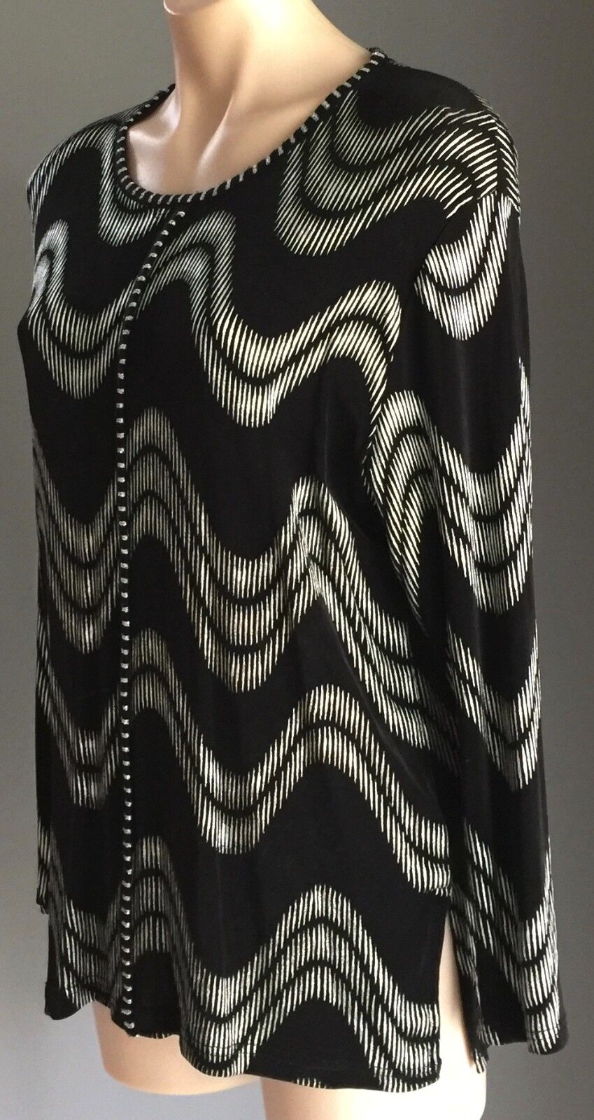 BEE AUSTRALIA Top Black & Silver Thread Long Sleeve fine KNIT JERSEY 12 14 NEW