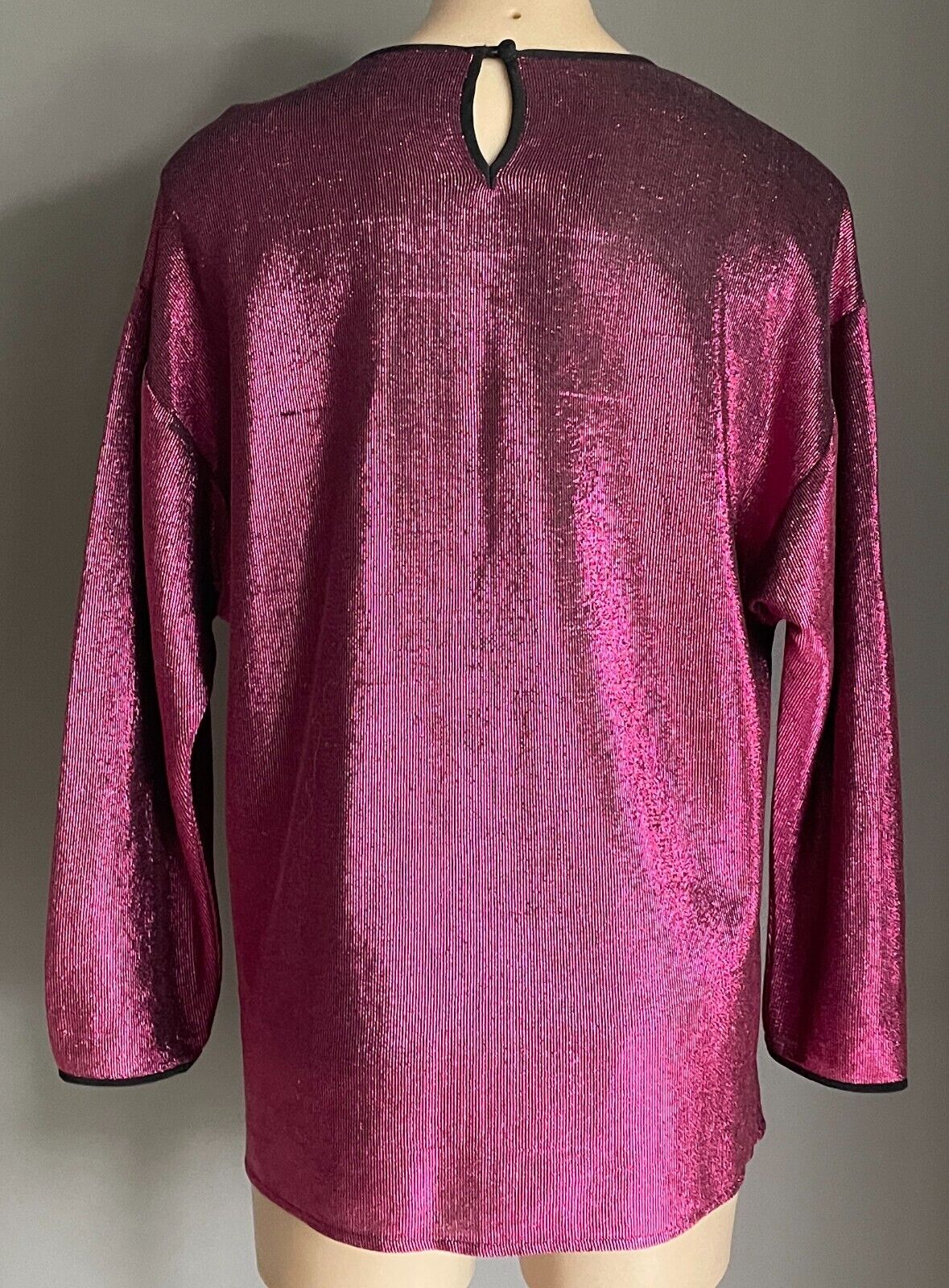 KAE GANBLEN Top Fucshia Pink Lurex 3/4 Sleeve Knot Hem Blouse Metallic Sz 12 Vtg