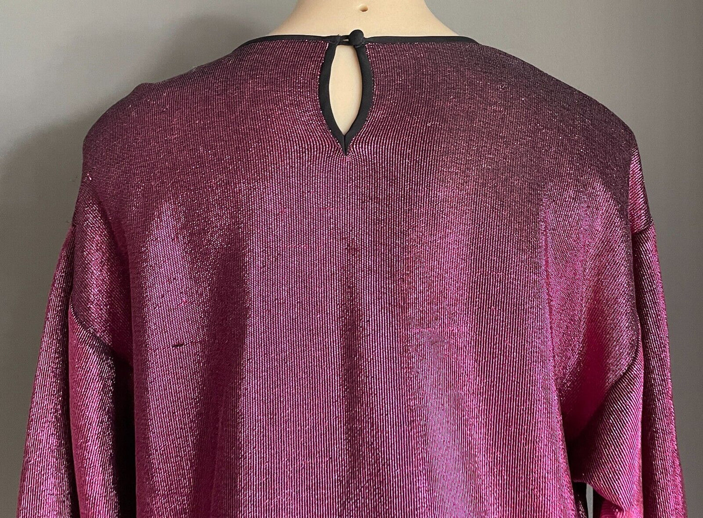 KAE GANBLEN Top Fucshia Pink Lurex 3/4 Sleeve Knot Hem Blouse Metallic Sz 12 Vtg