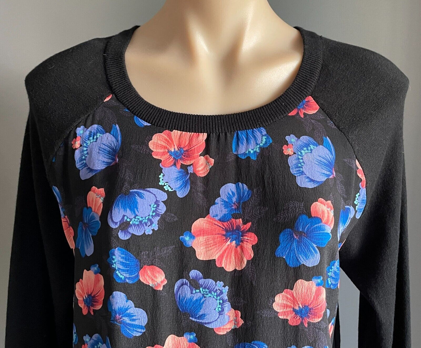 JEANSWEST Knit Sweater Black Long Sleeve Floral Print Fabric At Front Size M 10
