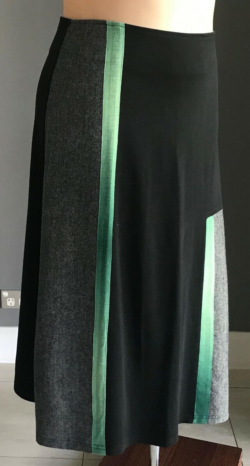 HOT ICE COLLECTION Midi Skirt Black w Grey & Green Trim A-Line Plus Size XL 16