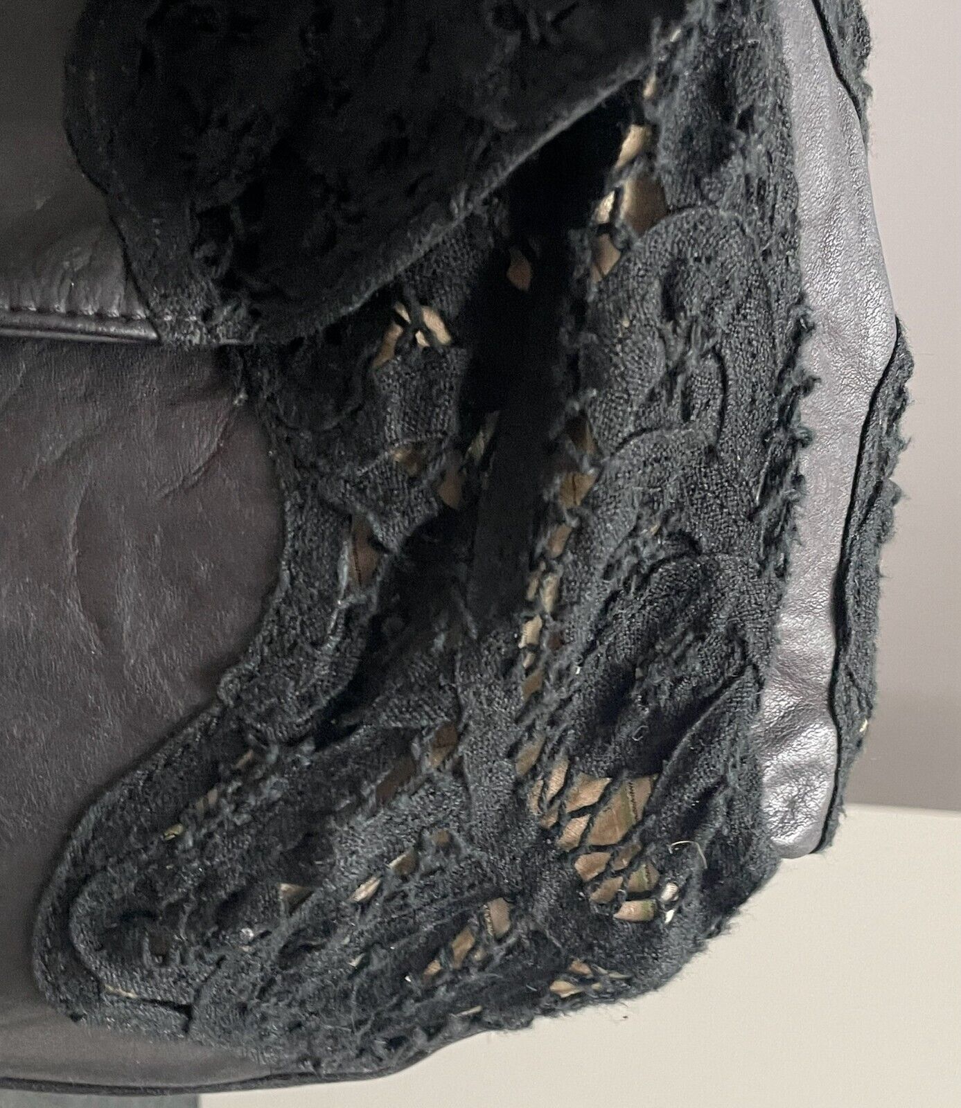 KOOKAI Shoulder Bag Black Textured Leather Lace Inserts Stunning Retro Gem