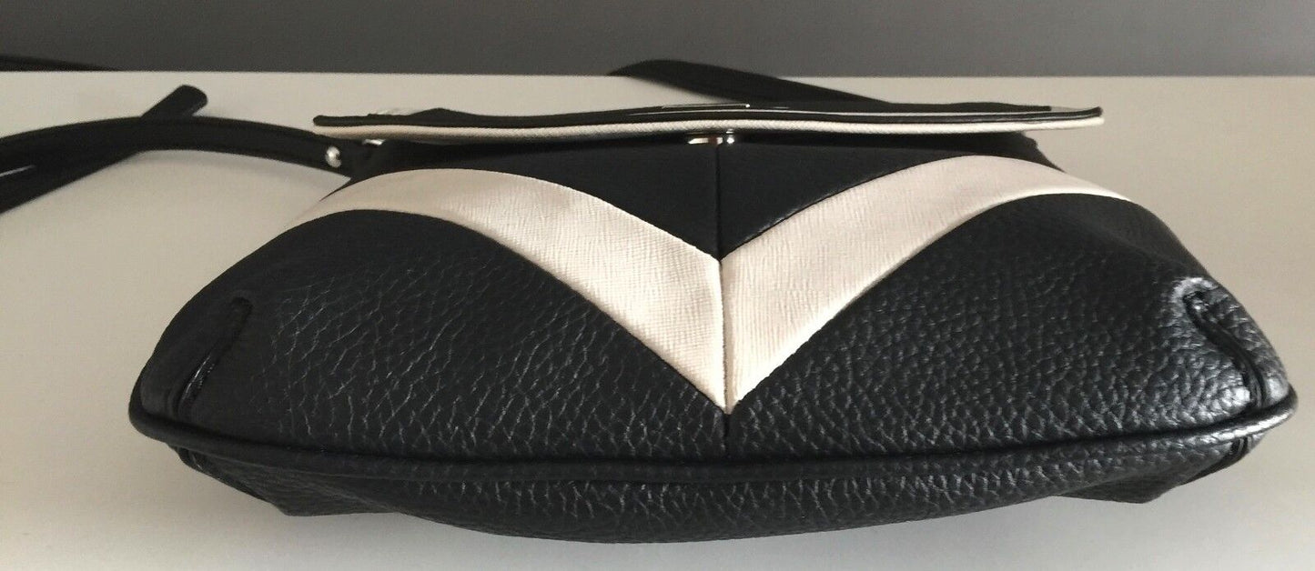 GUESS SADDLE BAG Shoulder Bag Black & Ivory Pebble Pleather w Strap NEW Retro