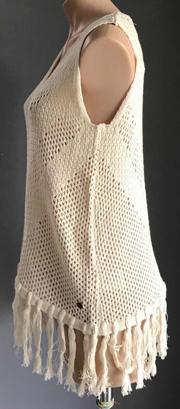 LEE COOPER Knit Top Cream Pointelle Chevron Fringe Trim Sleeveless Size M 12 NEW