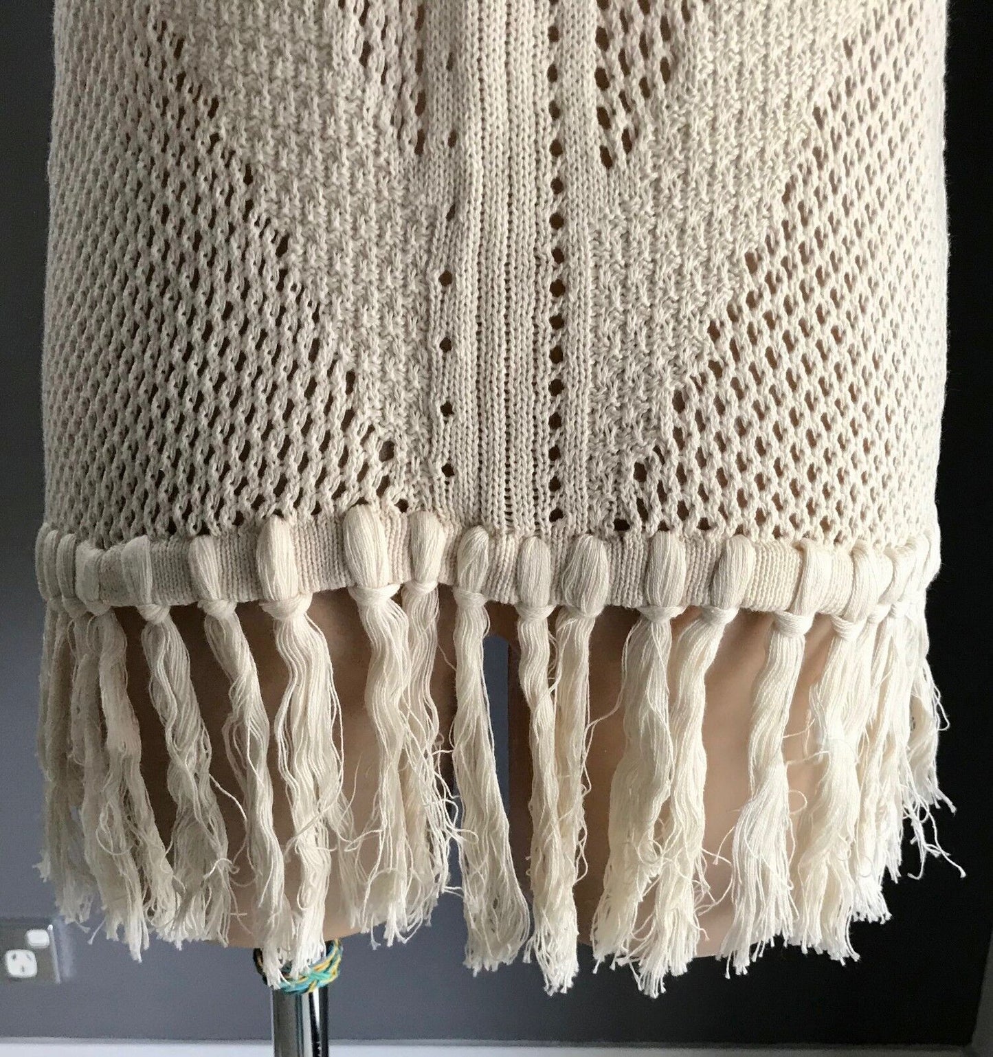 LEE COOPER Knit Top Cream Pointelle Chevron Fringe Trim Sleeveless Size M 12 NEW