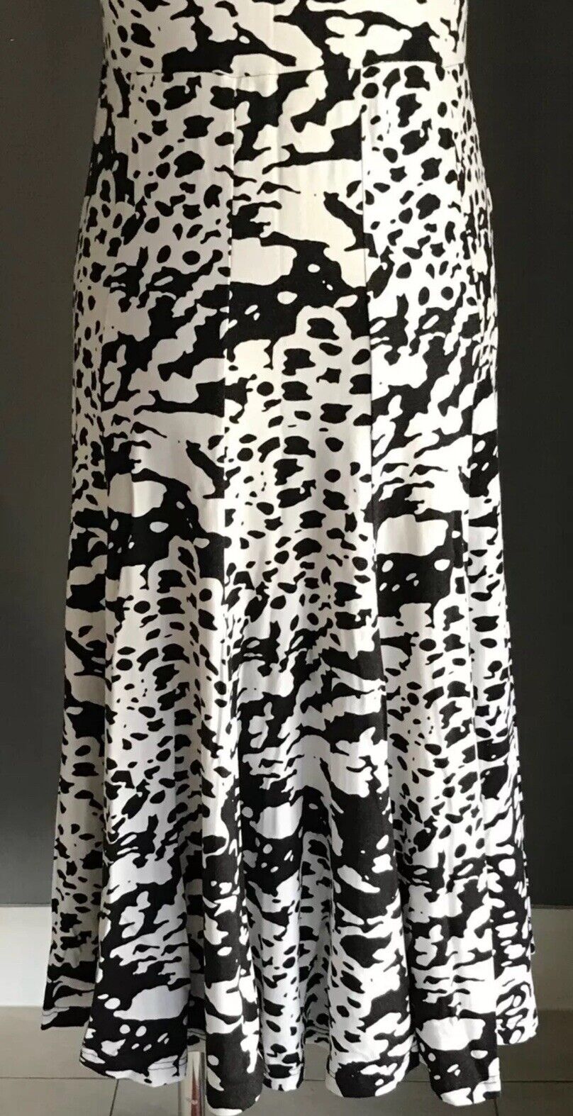 CHELSEA DESIGN  Sheath Dress Black Stretch Satin Jersey Beige Knot Trim Size 10