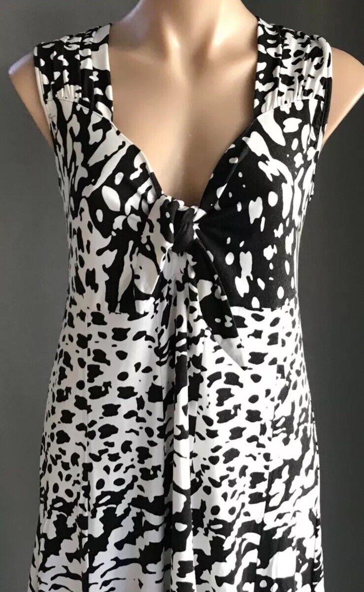 CHELSEA DESIGN  Sheath Dress Black Stretch Satin Jersey Beige Knot Trim Size 10