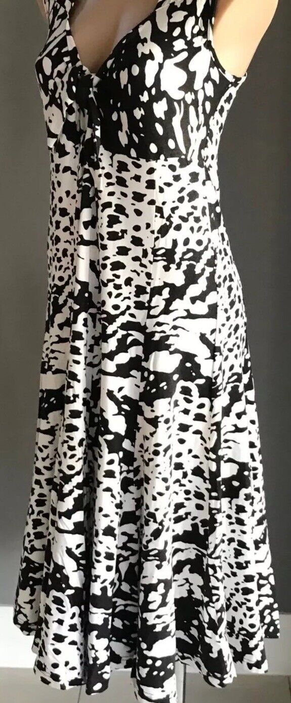 CHELSEA DESIGN  Sheath Dress Black Stretch Satin Jersey Beige Knot Trim Size 10