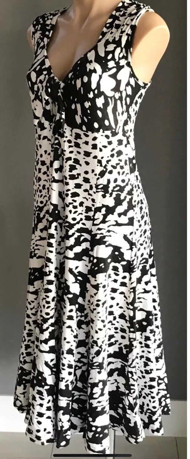 CHELSEA DESIGN  Sheath Dress Black Stretch Satin Jersey Beige Knot Trim Size 10