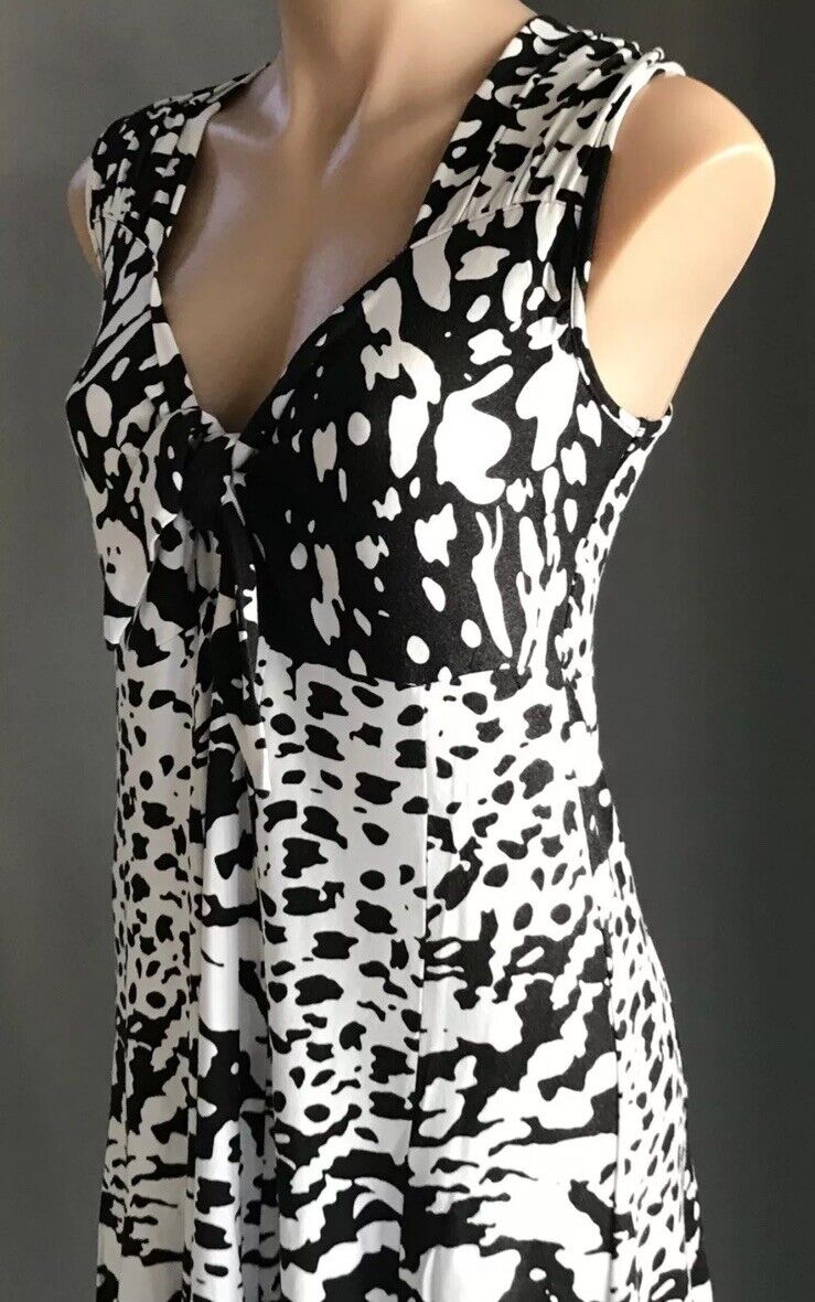 CHELSEA DESIGN  Sheath Dress Black Stretch Satin Jersey Beige Knot Trim Size 10