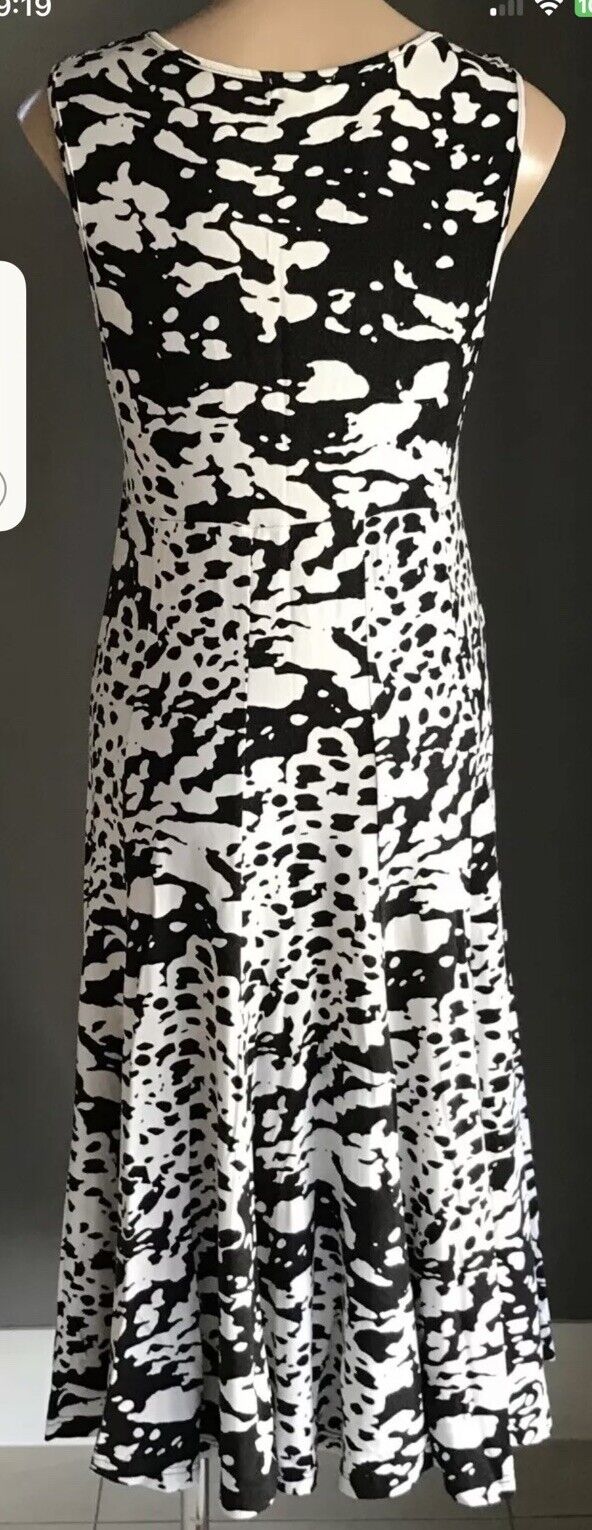 CHELSEA DESIGN  Sheath Dress Black Stretch Satin Jersey Beige Knot Trim Size 10