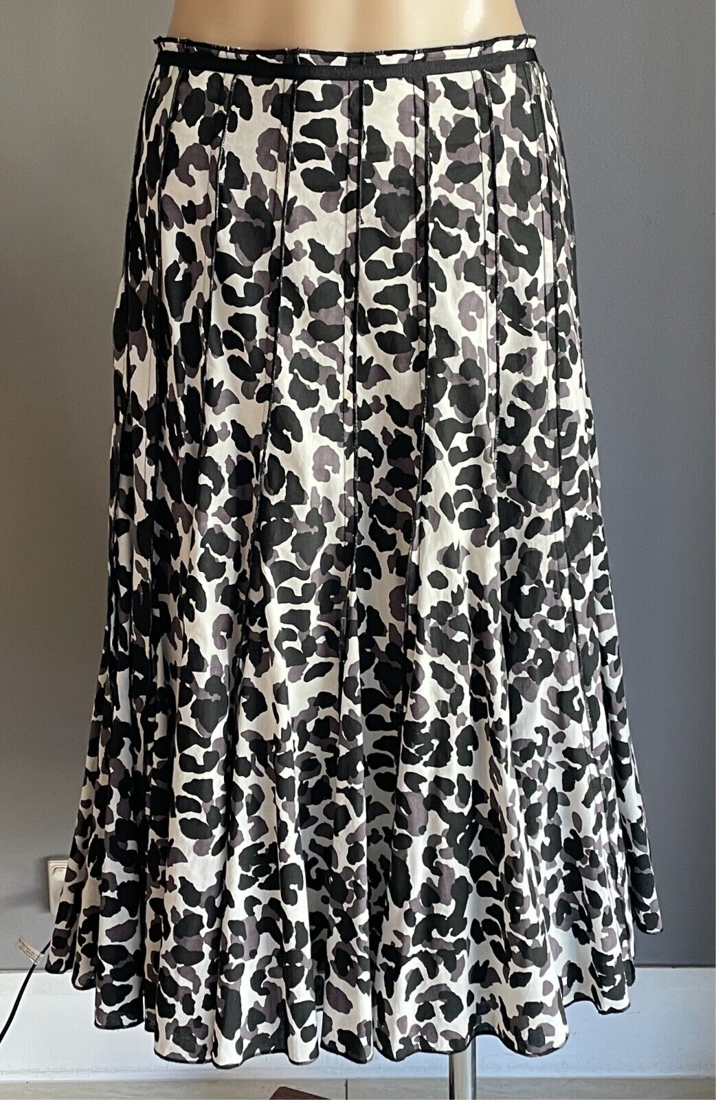 PARRAKEETS Skirt White Black Grey A-Line Panel Leopard Size 16 Cotton Lined