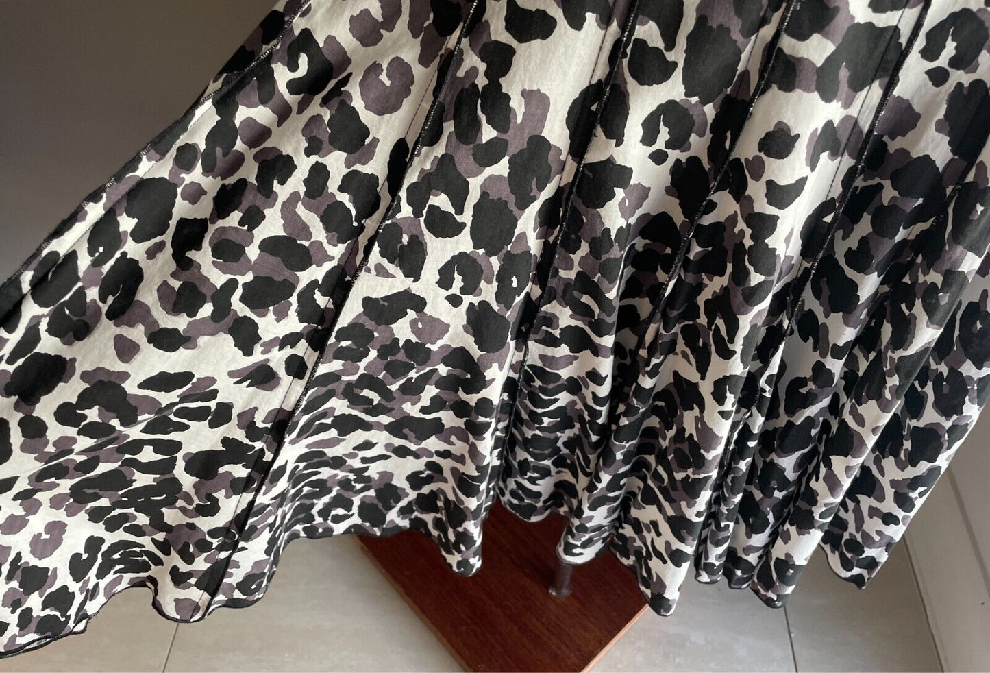 PARRAKEETS Skirt White Black Grey A-Line Panel Leopard Size 16 Cotton Lined