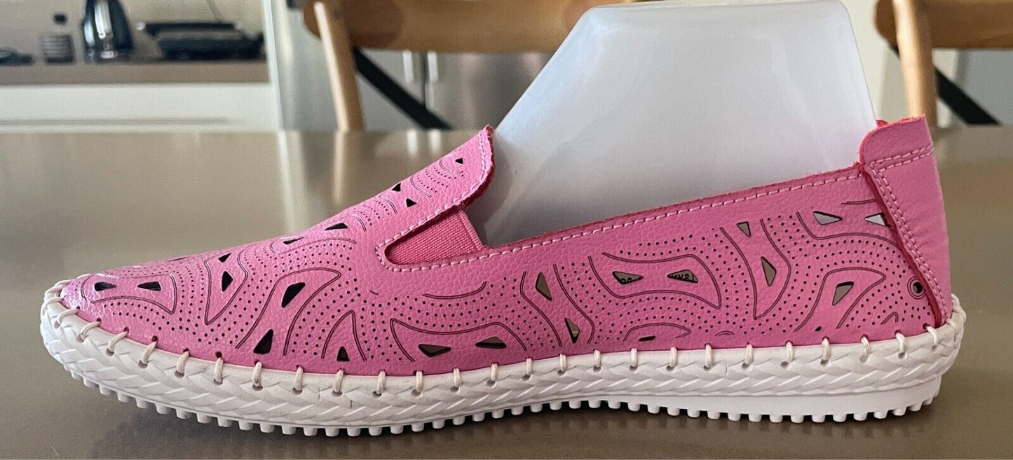 VICTORIA HILL Sneakers Pink Leather Cut Out Pull One White Rubber Sole Size 10