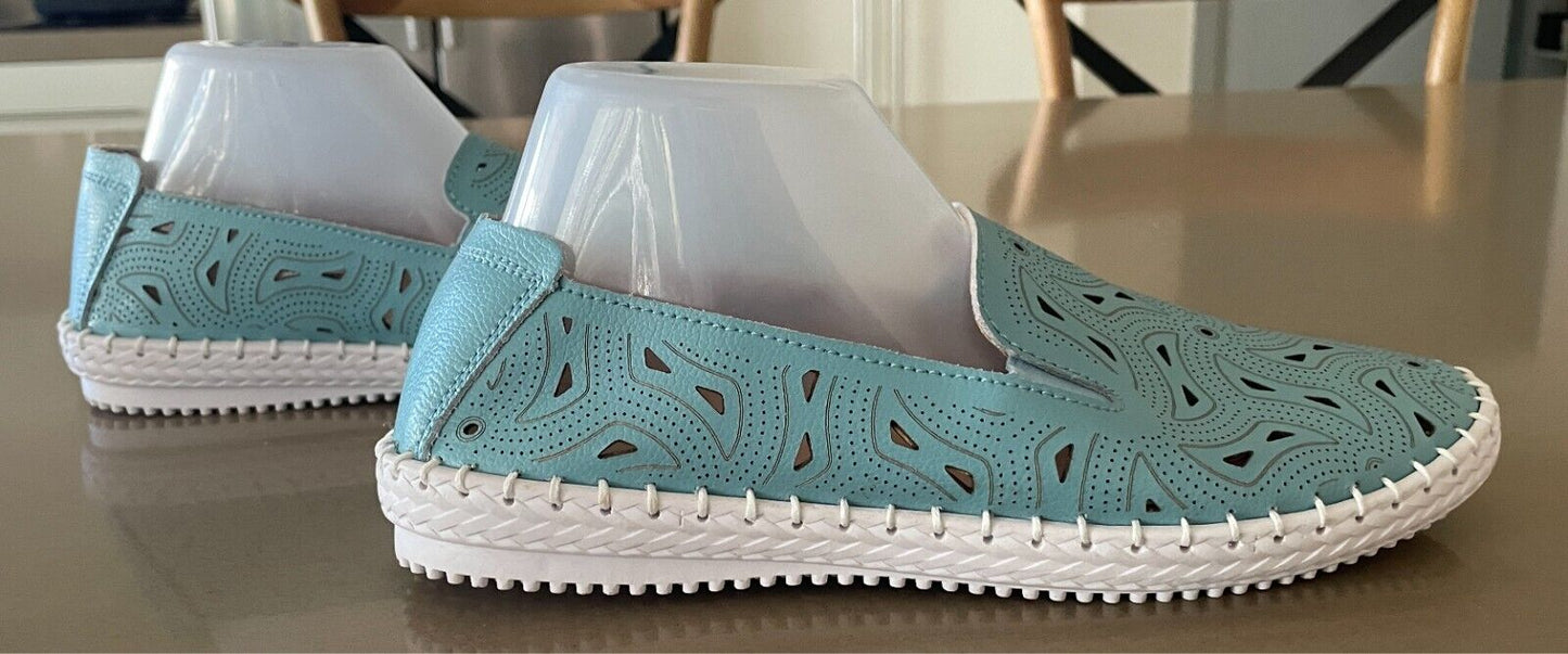 VICTORIA HILL Sneakers Aqua Leather Cut Out Pull One White Rubber Sole Size 10