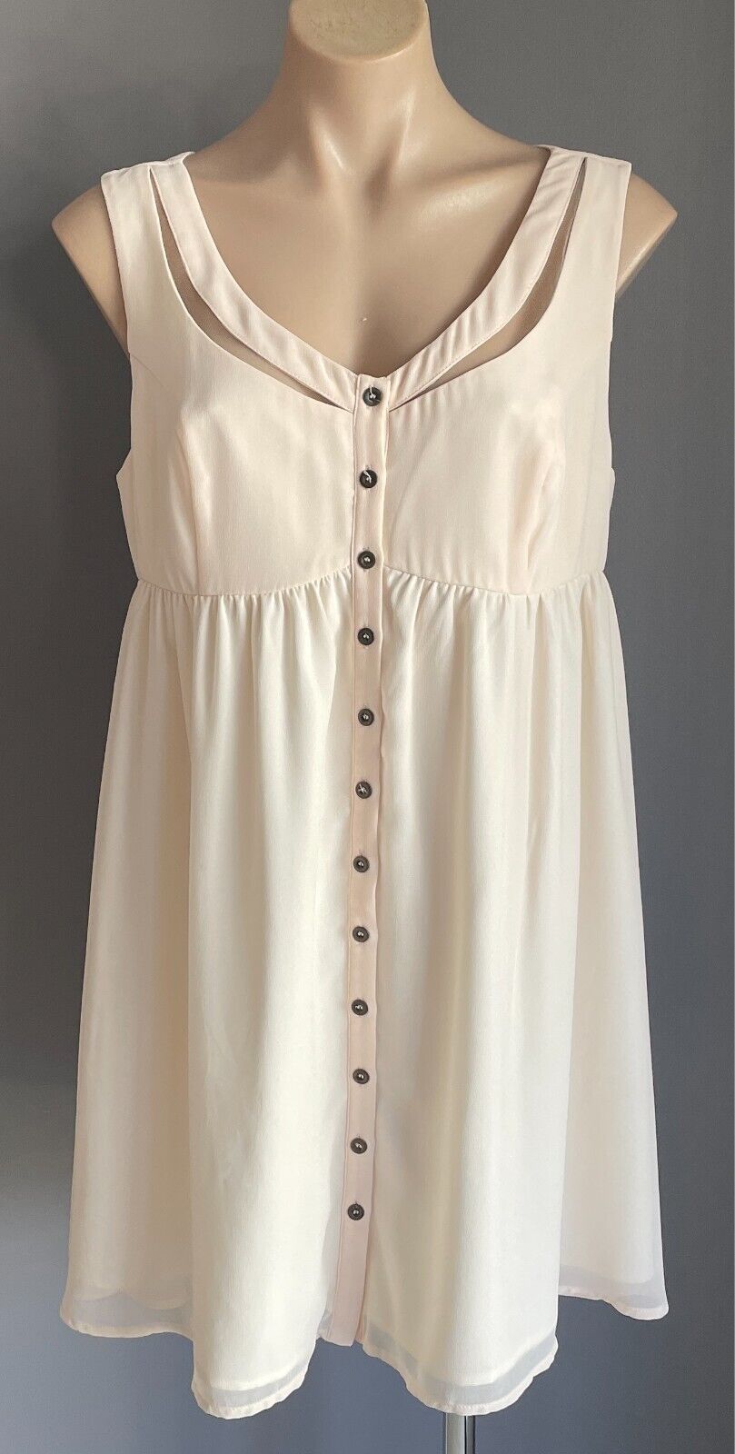 BLUEJUICE Off White Sleeveless Shift Dress Size 14 Button Front Lined Short NEW
