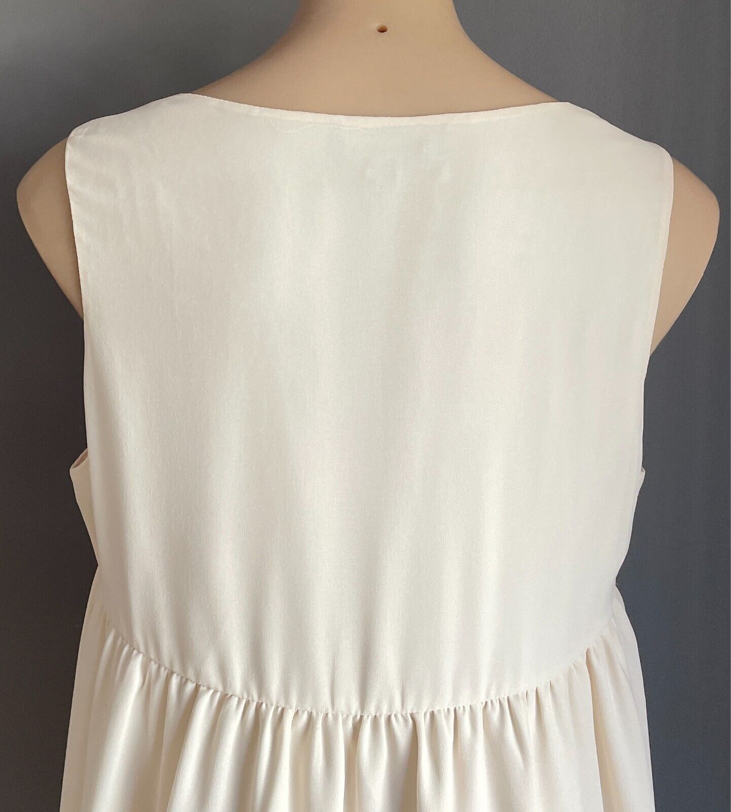 BLUEJUICE Off White Sleeveless Shift Dress Size 14 Button Front Lined Short NEW