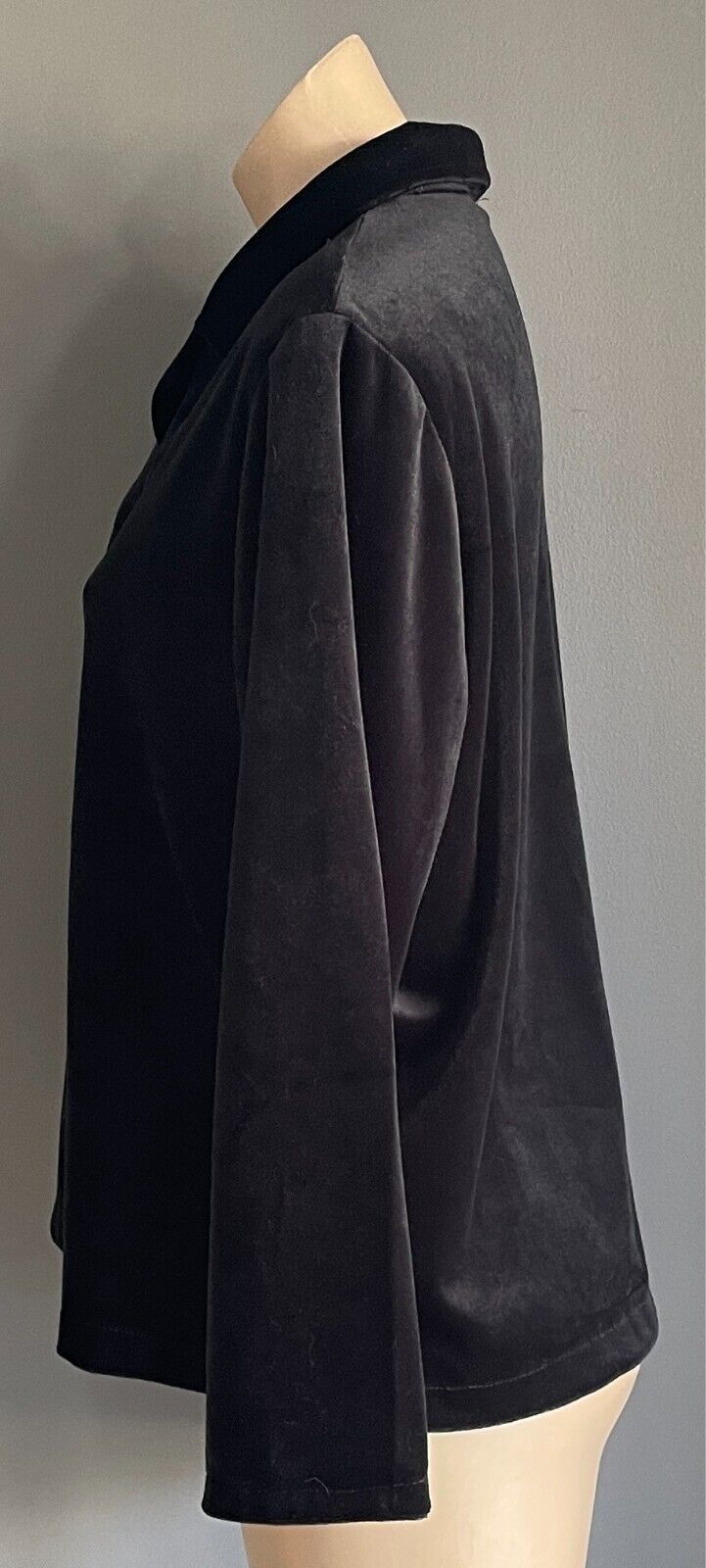 Black Thick Stretch Velour Shirt Size 16 Collar Button Front Long Sleeves Retro
