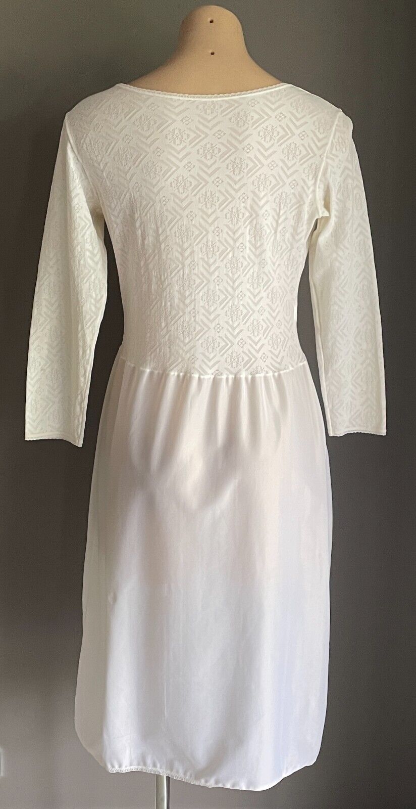 IT'S A PLEASURE White Long Sleeve Body Lace Spencer Slip Size L Vintage