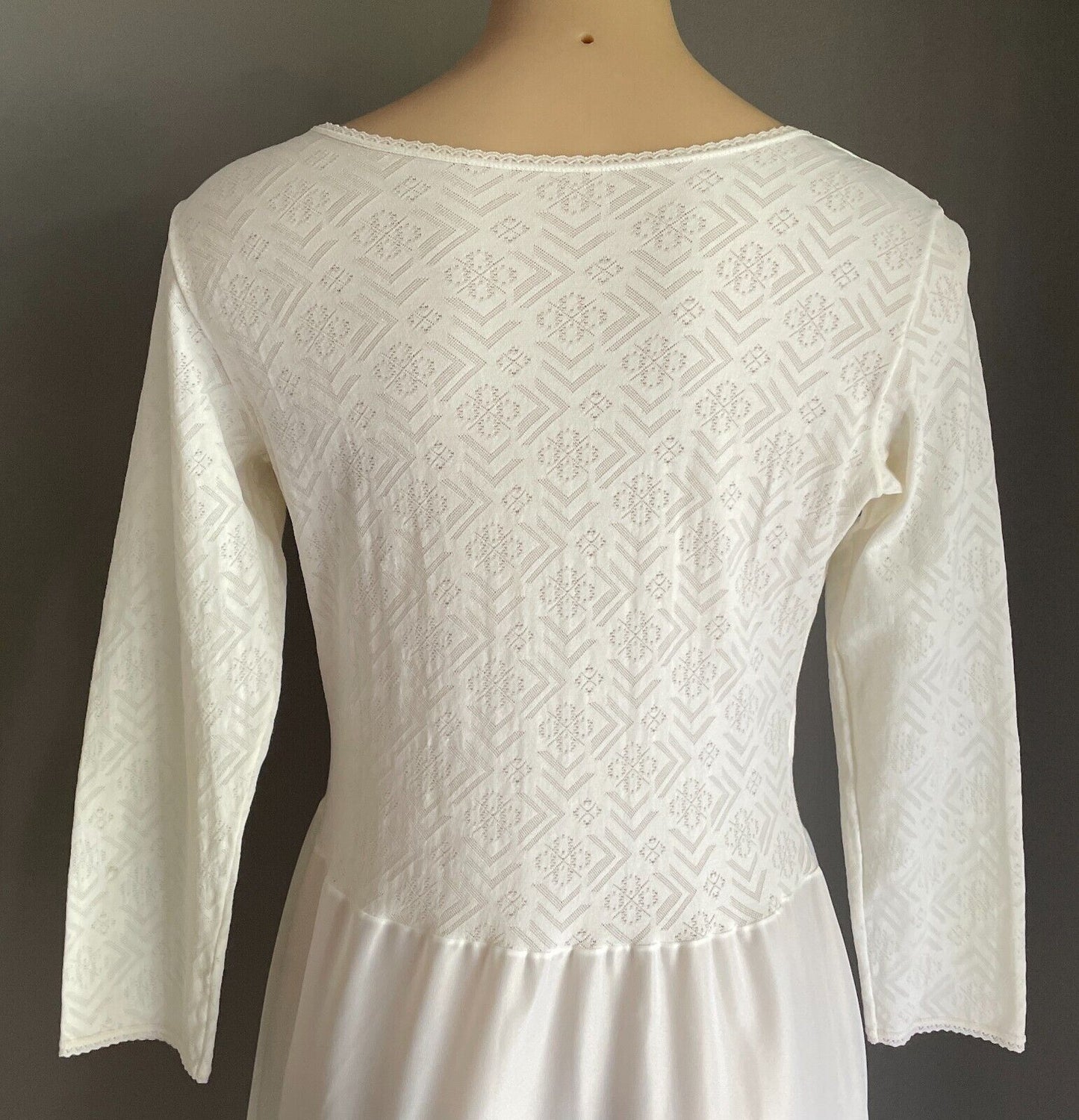 IT'S A PLEASURE White Long Sleeve Body Lace Spencer Slip Size L Vintage
