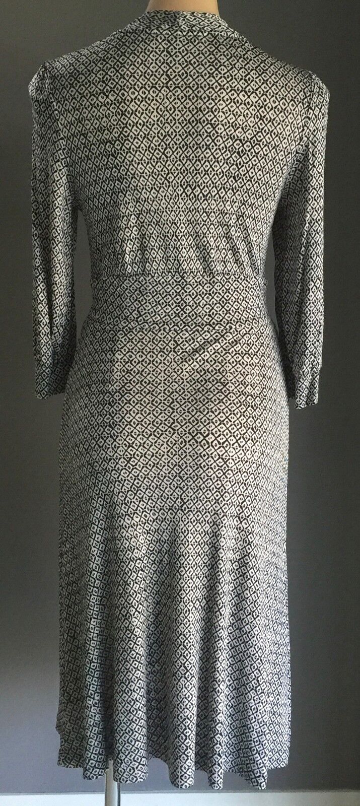 SPORTSCRAFT Empire Dress Navy White Tile Print 3/4 Sleeve Size 8 10 Gorgeous